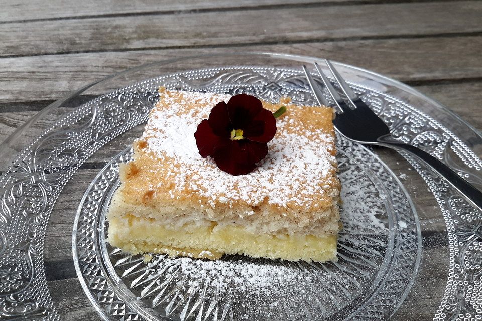 Altbaerlis Apfelkuchen mit Nusshaube