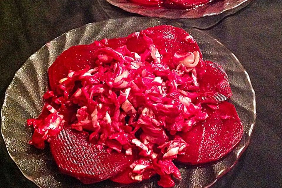 Dekoratives Rote Bete Carpaccio