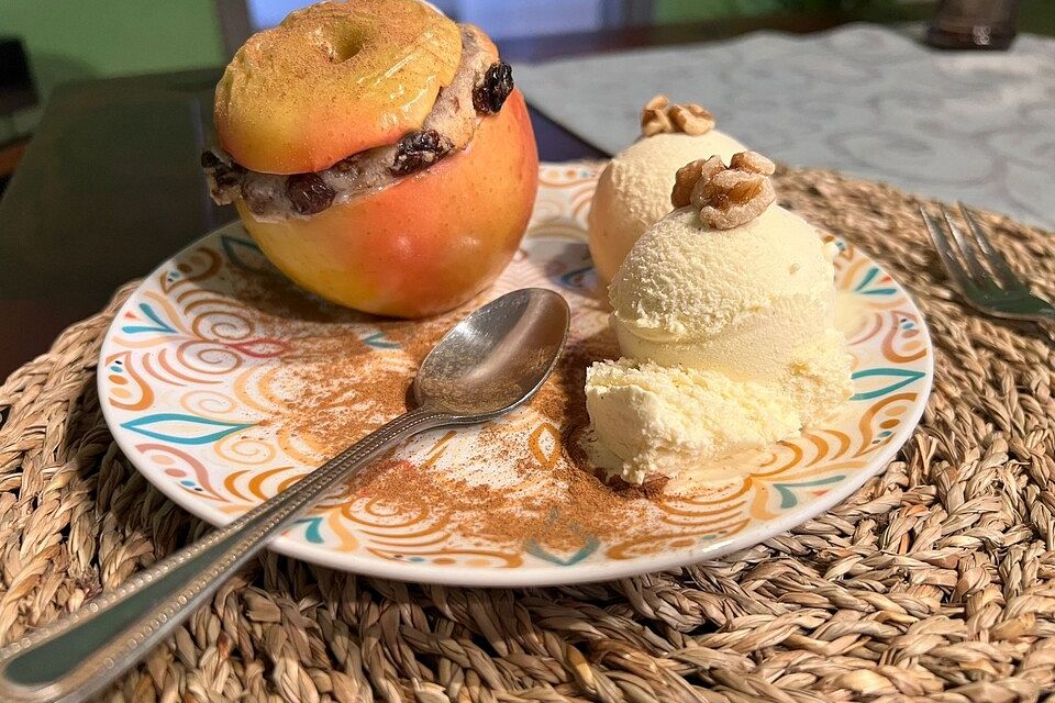 Marzipan Bratäpfel mit Vanillesoße