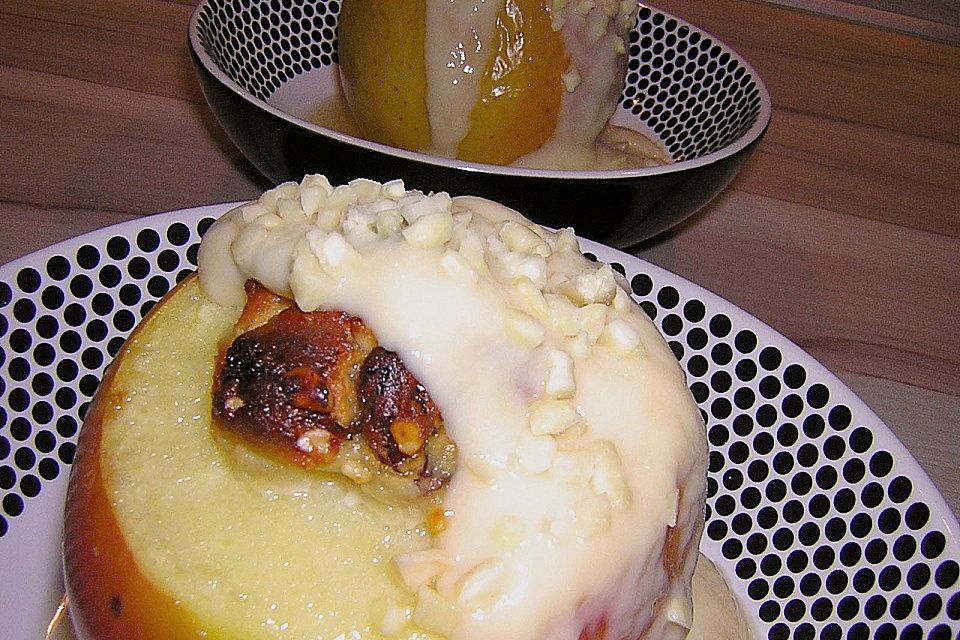 Marzipan Bratäpfel mit Vanillesoße