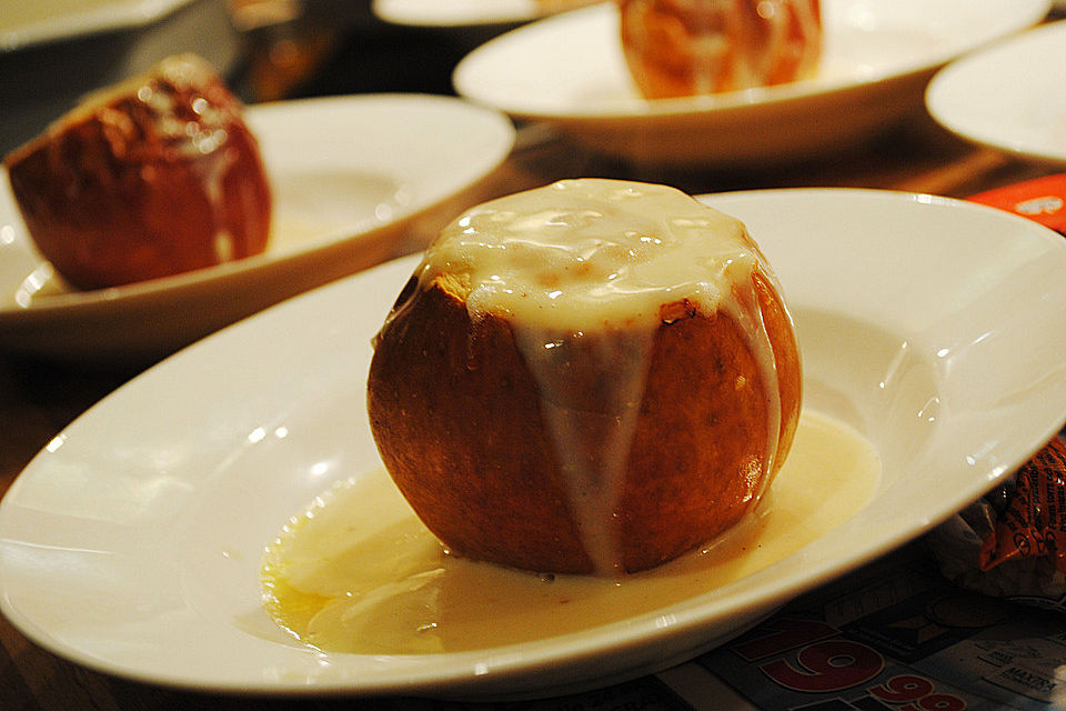 Marzipan Bratäpfel mit Vanillesoße