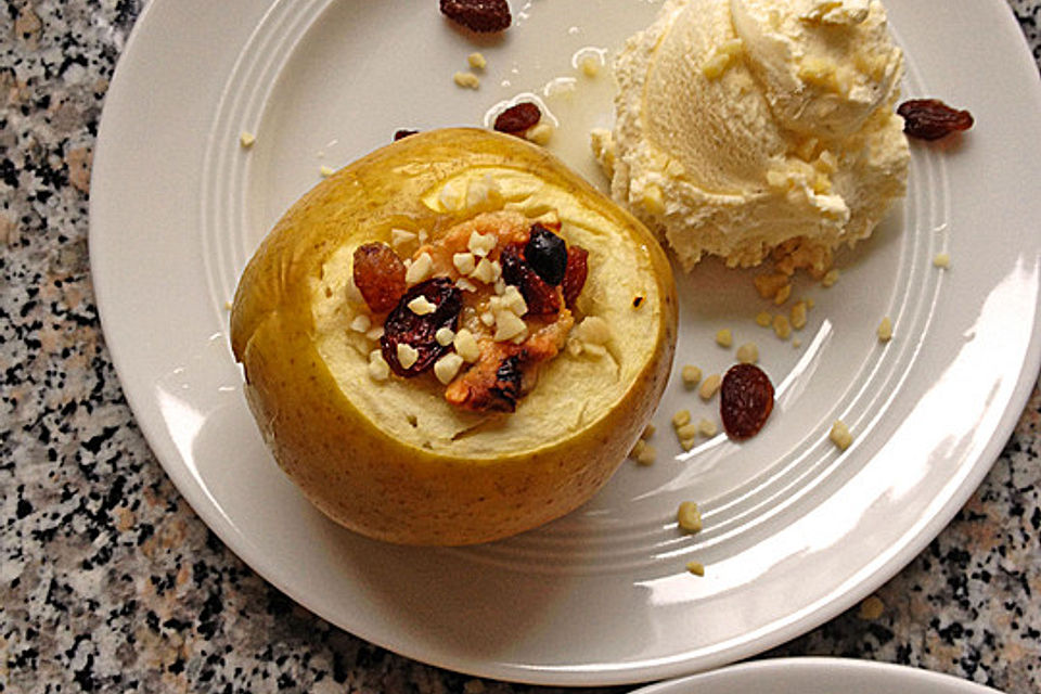 Marzipan Bratäpfel mit Vanillesoße