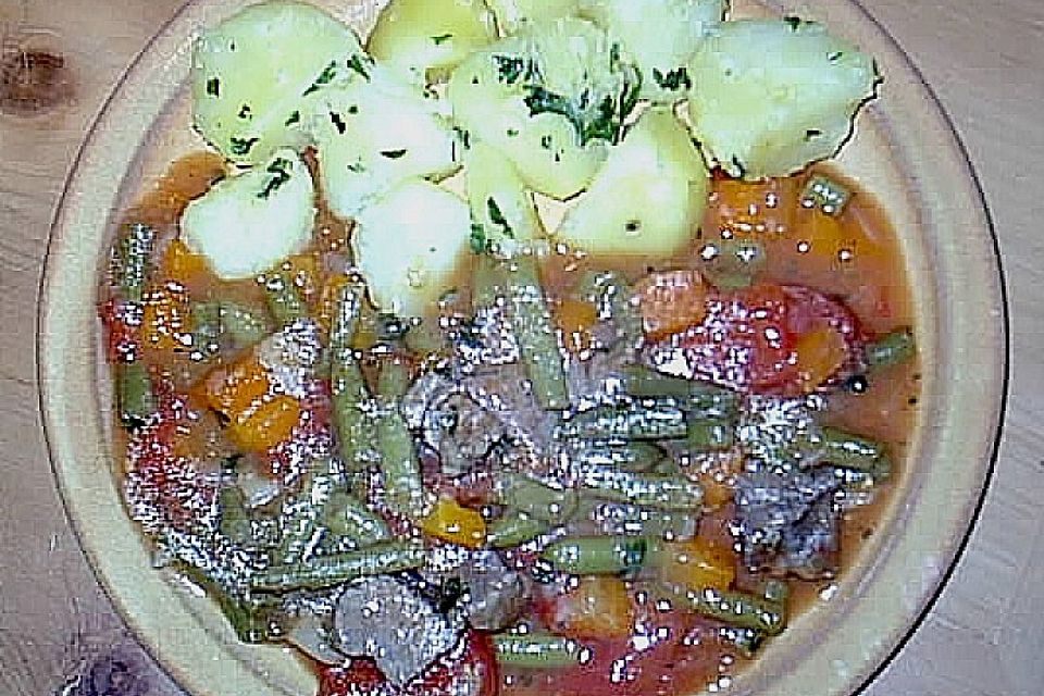 Lamm - Gemüse - Gulasch