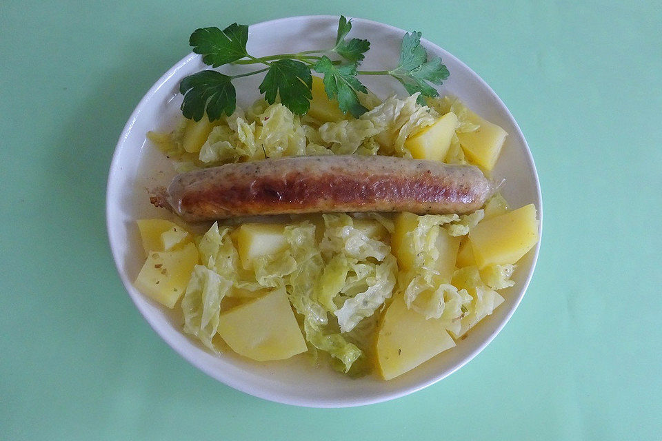 Kartoffel - Kohlpfanne mit Bratwurst