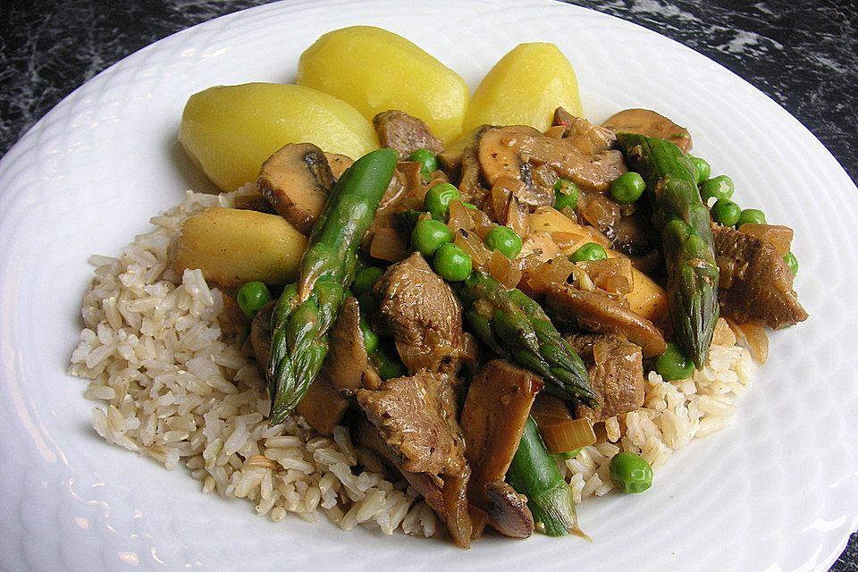 Schnelles Geflügelragout mit Spargel