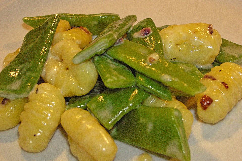 Schneidebohnen mit Salbei - Gnocchi