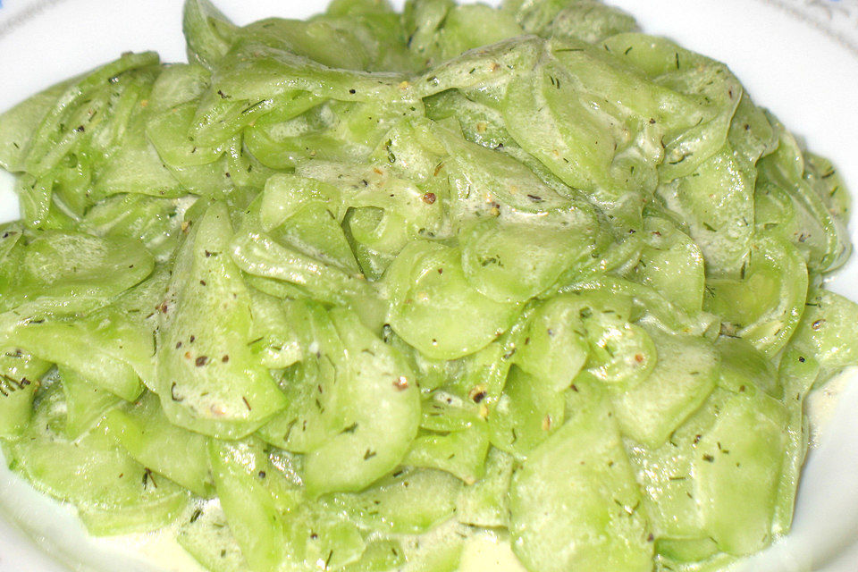 Feiner Gurkensalat