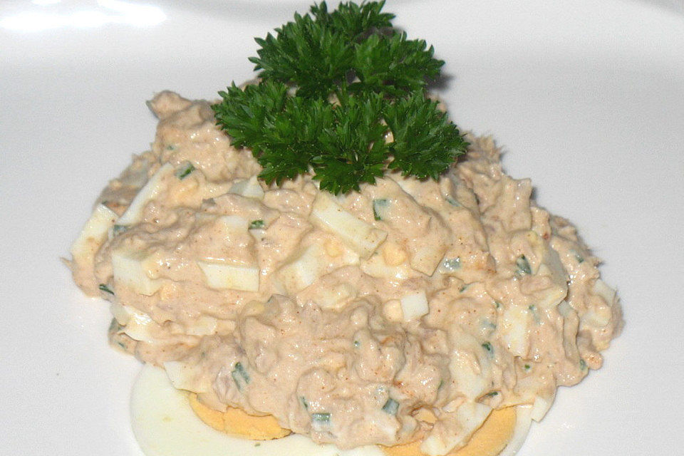 Eiaufstrich mit Thunfisch