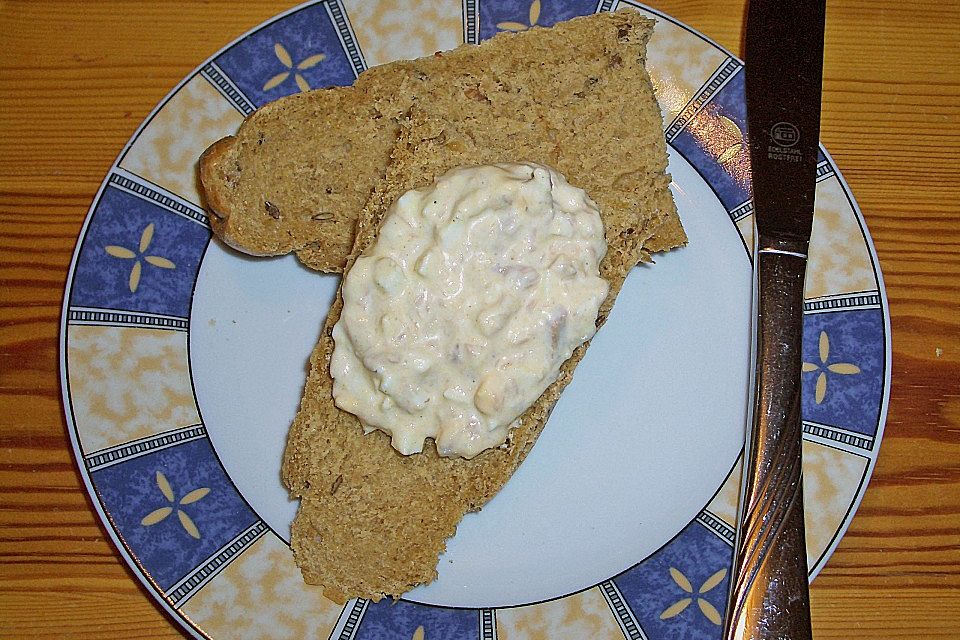 Eiaufstrich mit Thunfisch