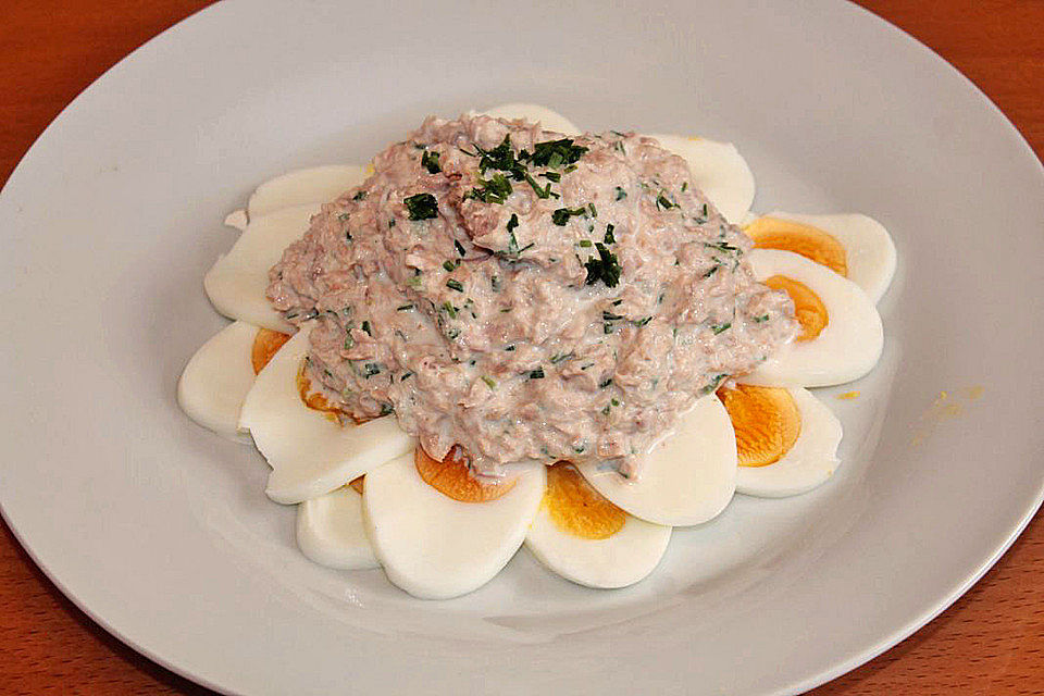 Eiaufstrich mit Thunfisch