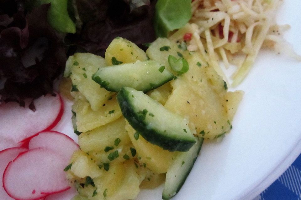 Grüner Kartoffelsalat mit Schnittlauch