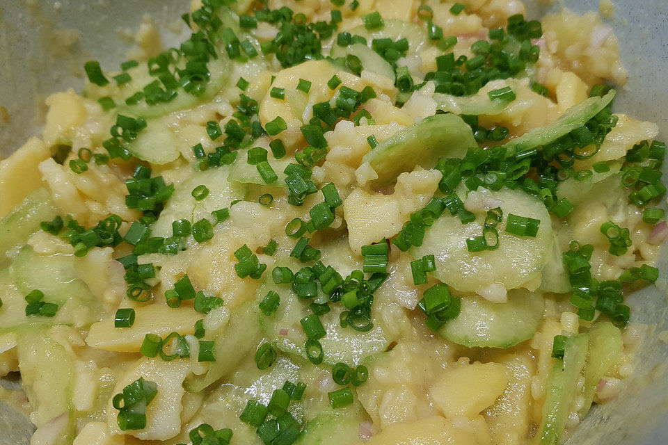 Grüner Kartoffelsalat mit Schnittlauch