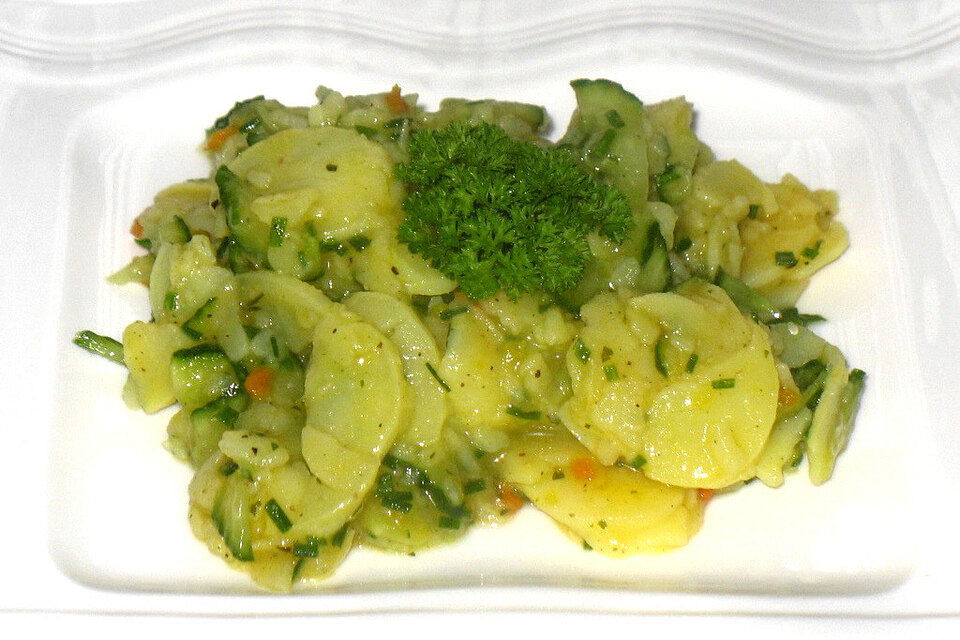 Grüner Kartoffelsalat mit Schnittlauch