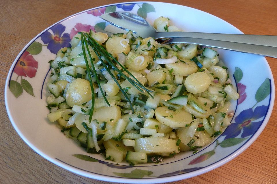 Grüner Kartoffelsalat mit Schnittlauch