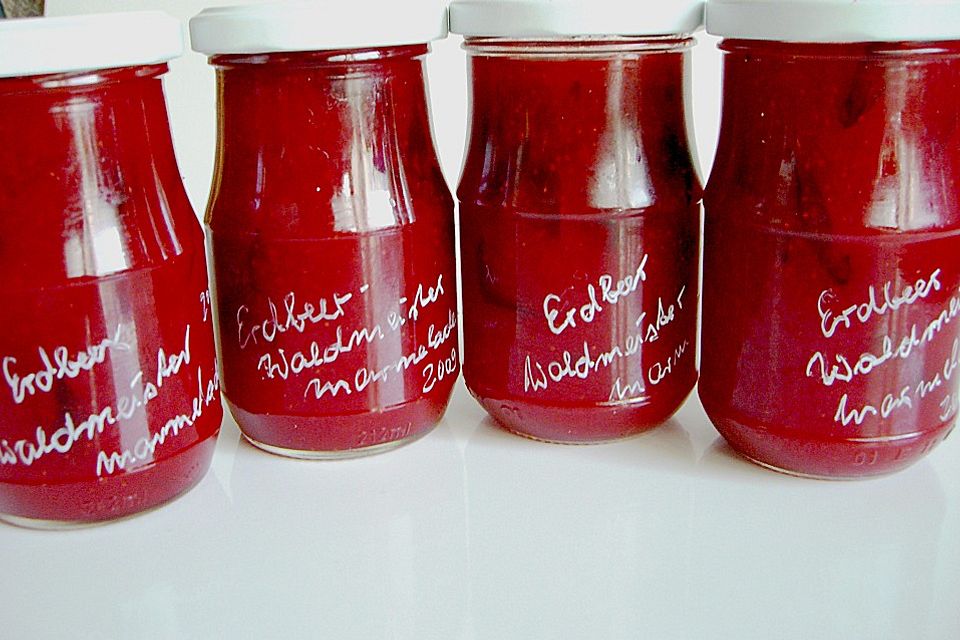 Erdbeer - Waldmeister - Marmelade