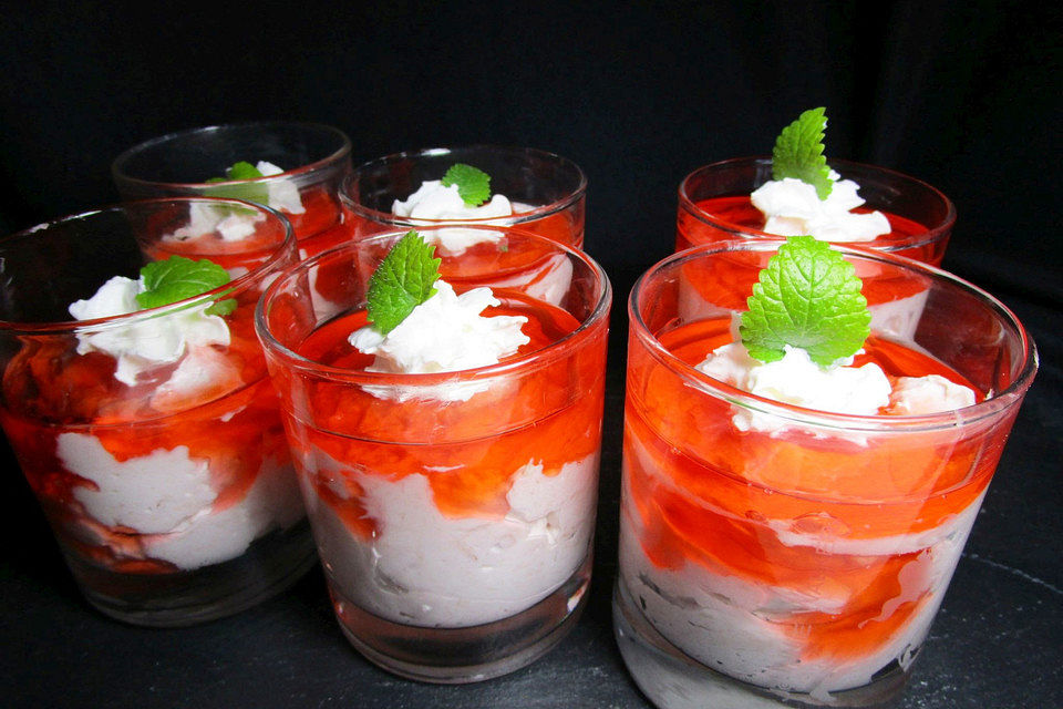 Rhabarbermousse mit Aperol - Gelee