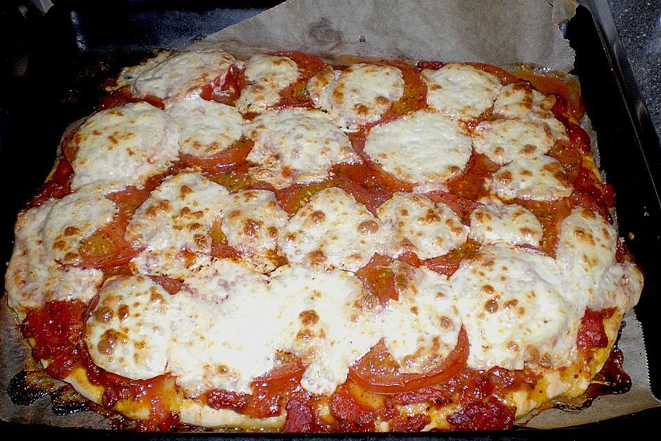 Tomaten - Mozzarella - Pizza