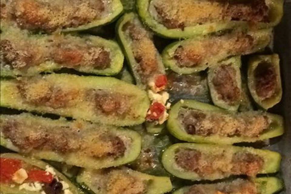 Zucchini mit Hackfleisch-Reisfüllung