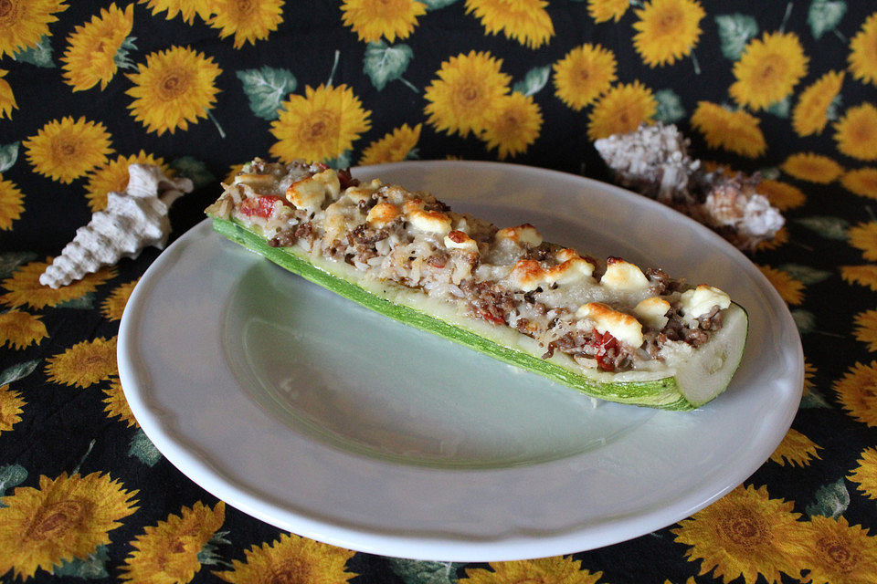 Zucchini mit Hackfleisch-Reisfüllung