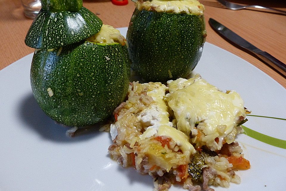 Zucchini mit Hackfleisch-Reisfüllung