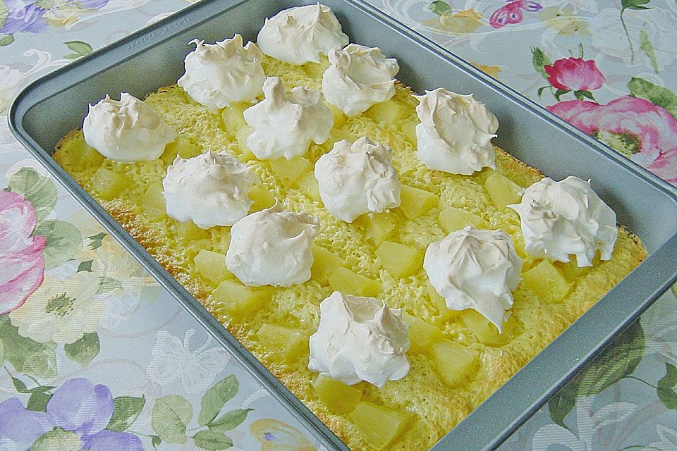 Ananaskuchen mit Kokosraspel