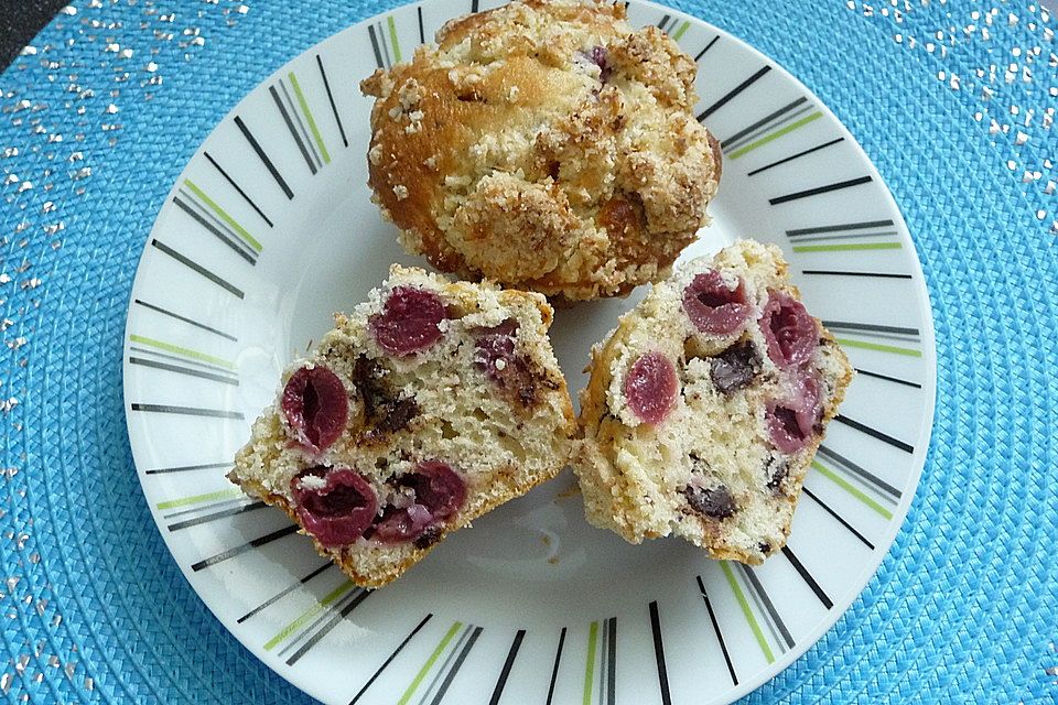 Kirsch-Muffins mit Kokosstreusel