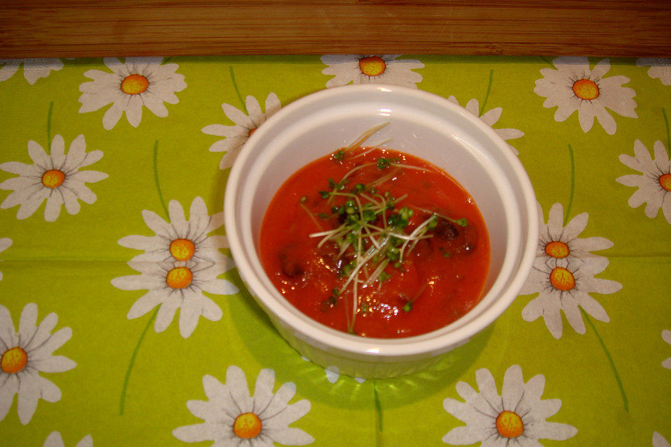 Oliven in würziger Tomatensoße