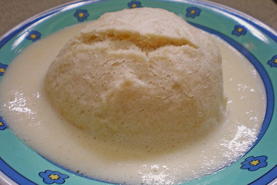 Dampfnudeln und herzhafte Gemüsesuppe