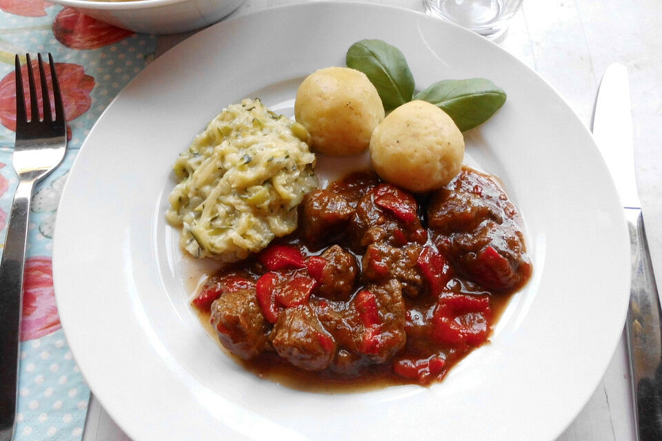 Rindergulasch mit Paprika