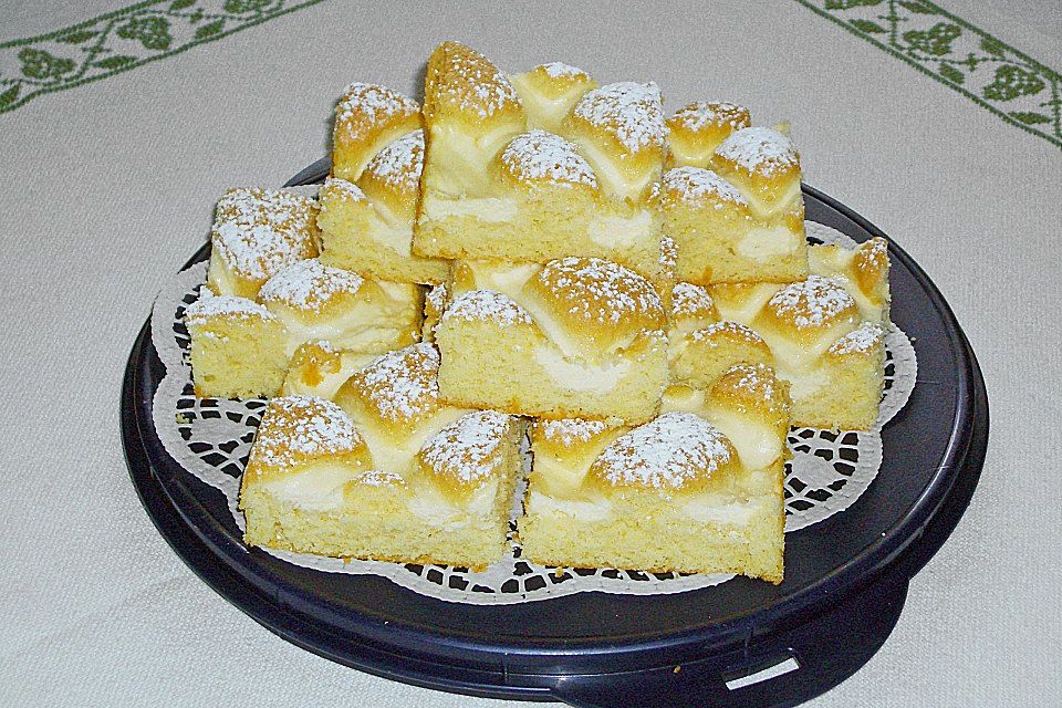 Ölkuchen mit Topfengitter