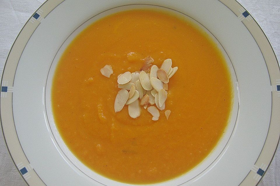 Karottensuppe mit Orangen