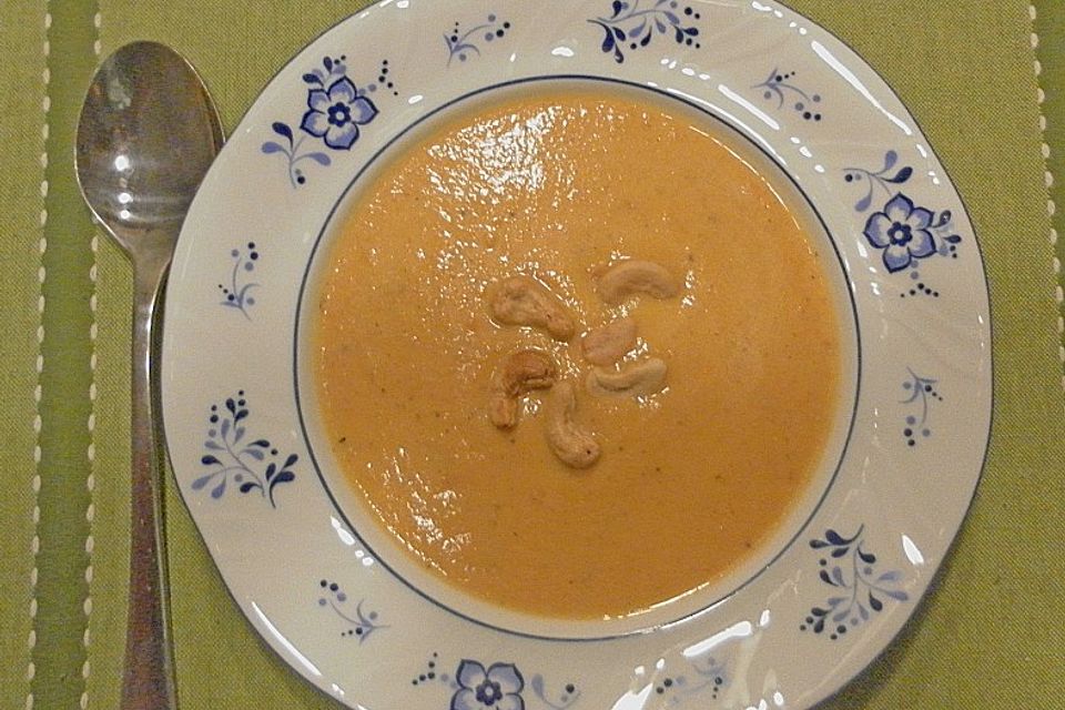 Karottensuppe mit Orangen