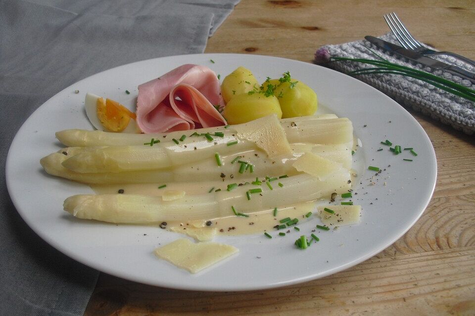 Spargel mit Béchamelsoße