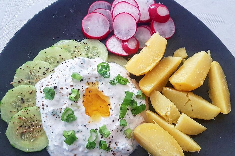 Pellkartoffeln mit Kräuterquark