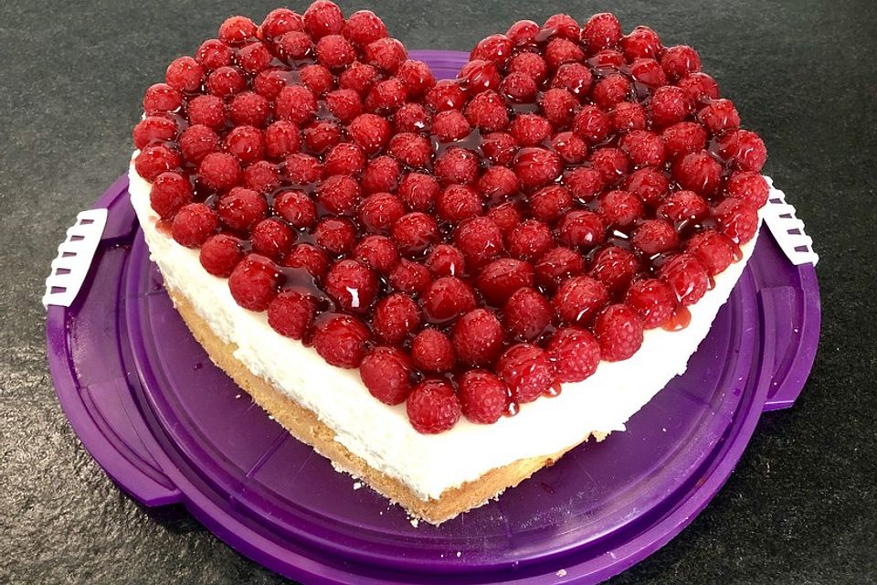 Milchreistorte mit Himbeeren