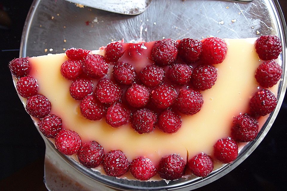 Milchreistorte mit Himbeeren