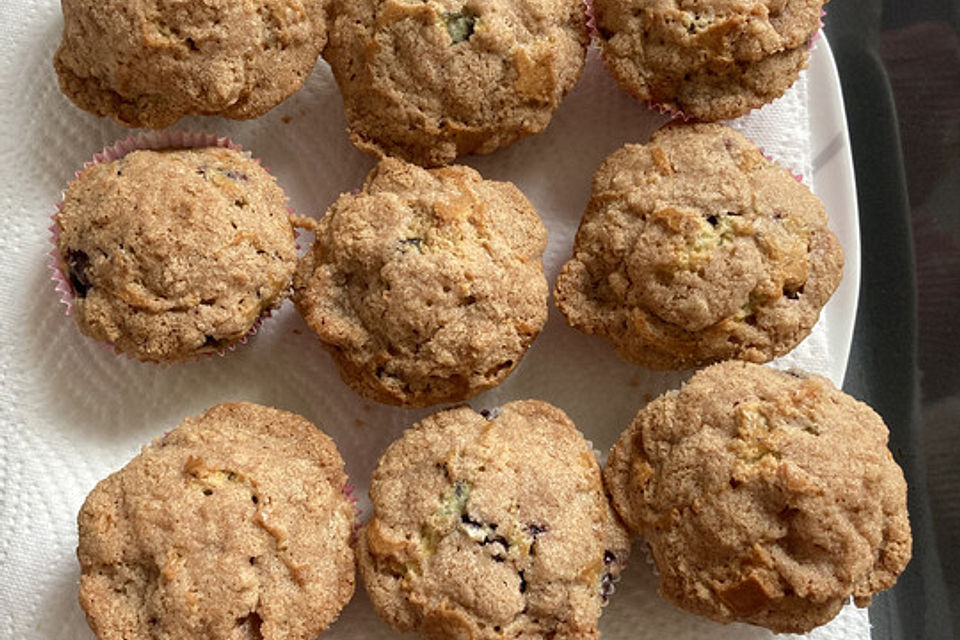 Amerikanische Blaubeermuffins mit Zimtkruste