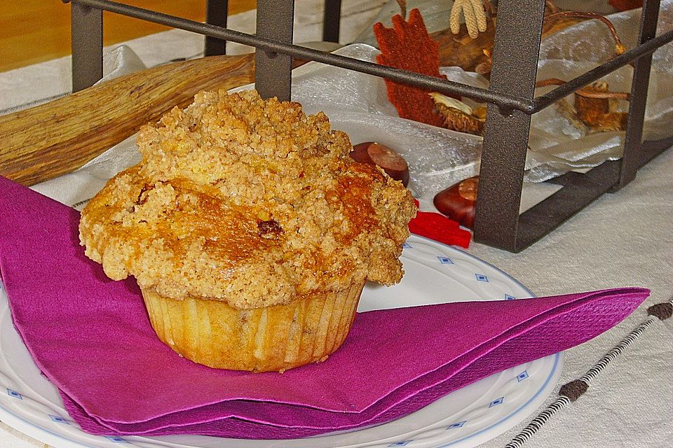 Amerikanische Blaubeermuffins mit Zimtkruste