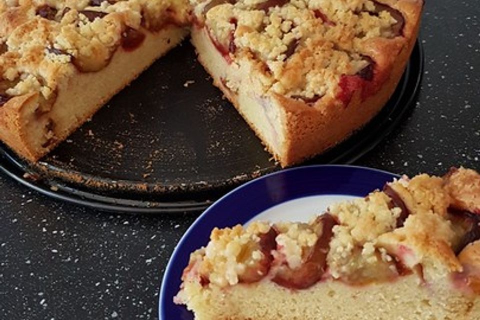 Pflaumenkuchen mit Streuseln