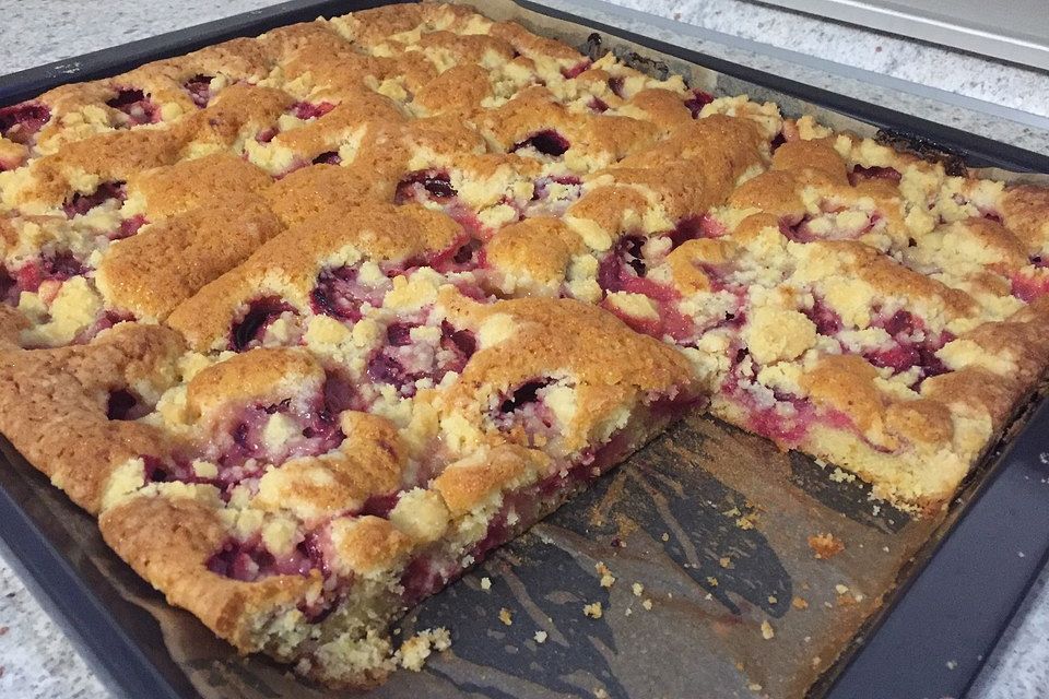 Pflaumenkuchen mit Streuseln