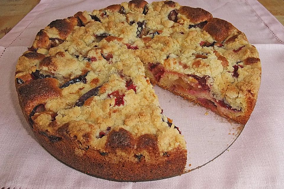 Pflaumenkuchen mit Streuseln