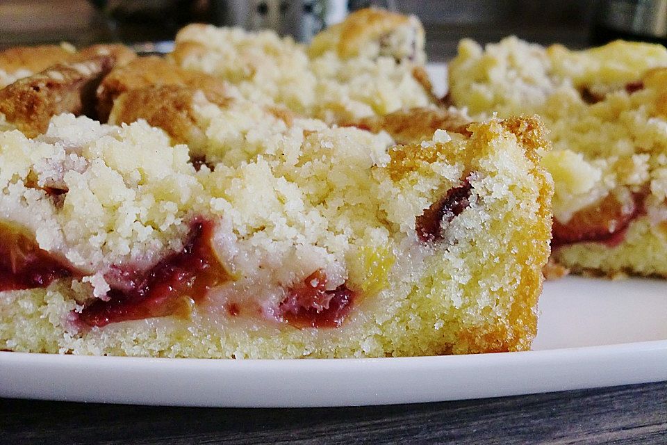 Pflaumenkuchen mit Streuseln