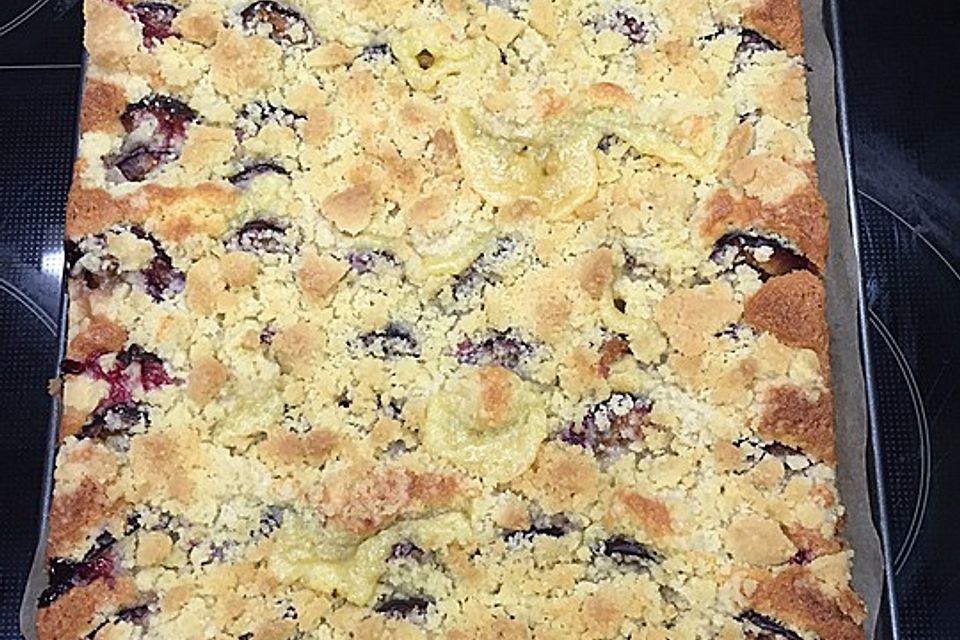 Pflaumenkuchen mit Streuseln