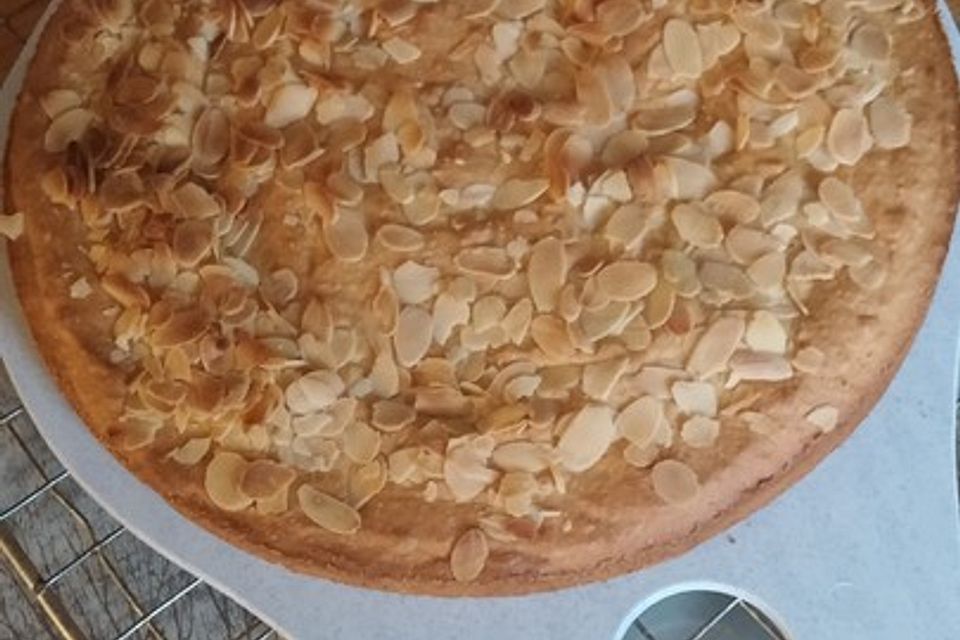 Mandelkuchen mit Eierlikör