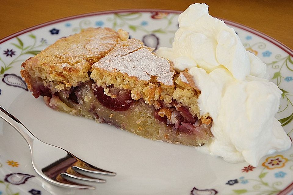 Ungarischer Milchkuchen mit Sauerkirschen