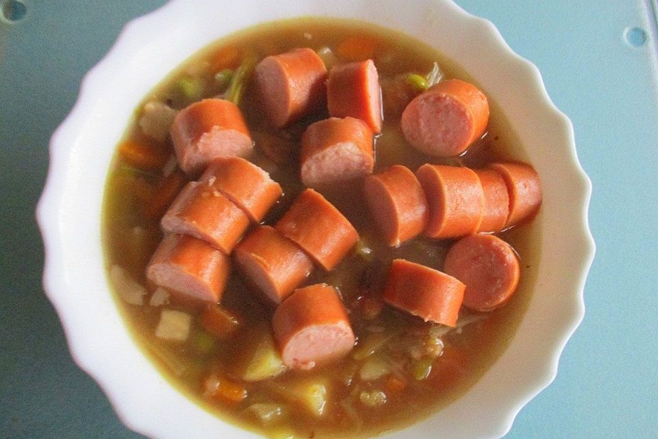 Kartoffelsuppe mit Würstchen