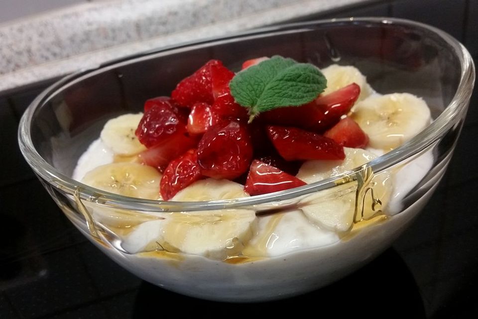 Bananenjoghurt mit Erdbeeren