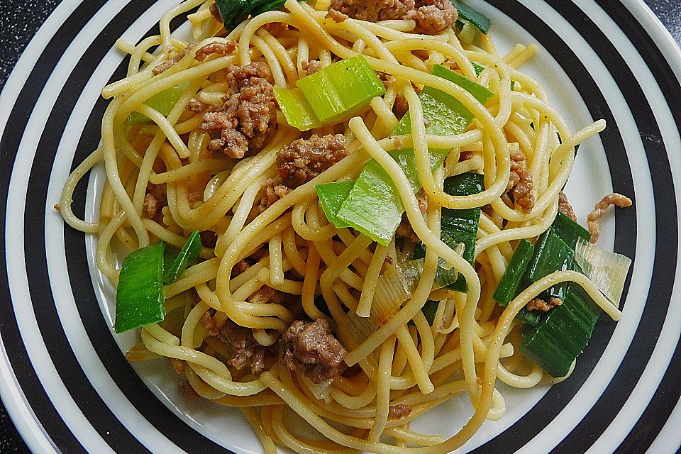 Spaghettisalat mit Hackfleisch