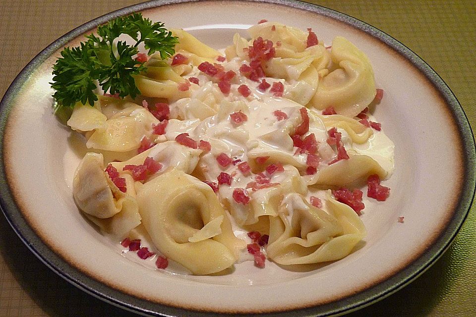 Tortellini mit Schinken - Sahnesoße