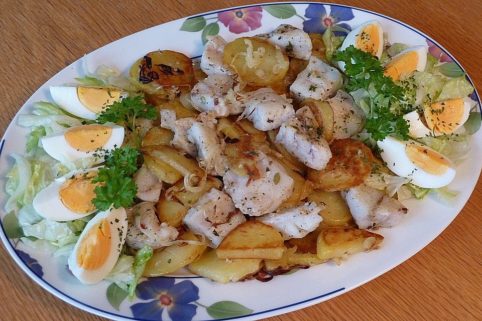 Dorschpfanne auf Pellkartoffeln